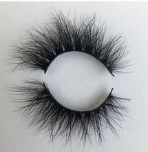 Load image into Gallery viewer, Mink eyelashes
