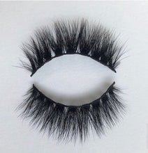 Load image into Gallery viewer, Mink eyelashes
